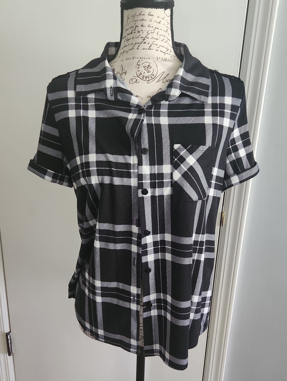 Joe Boxer Black and White Plaid Short Sleeve Button-Down Shirt